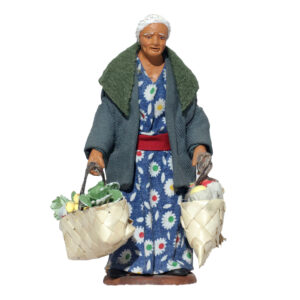 Vecchia con 2 Borse Spesa
