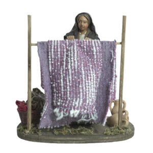 Donna Che Stende Panni Con Struttura